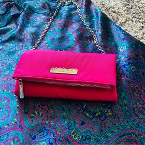Laundry By Shelli Segal Pink Wristlet with Silver Chain (7)